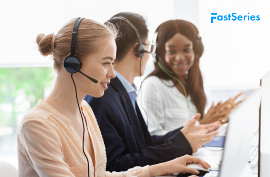 CRM สำหรับศูนย์บริการลูกค้าคืออะไร? อธิบายถึงประโยชน์และข้อควรระวังในการนำมาใช้